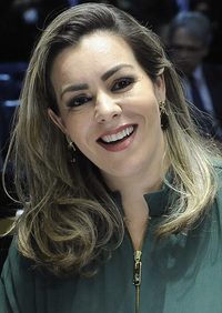 Cinthia Ribeiro