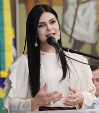Professora Dayane Pimentel